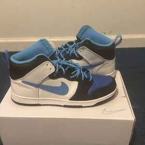 High Top dunks blue and black